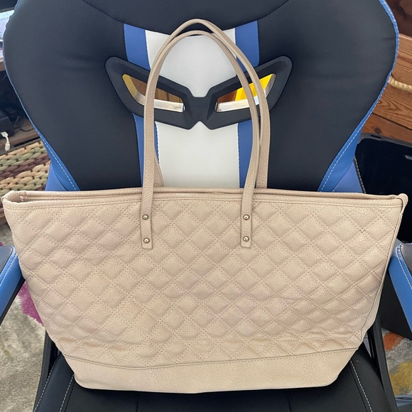 Bcbg tote - Picture 3 of 8